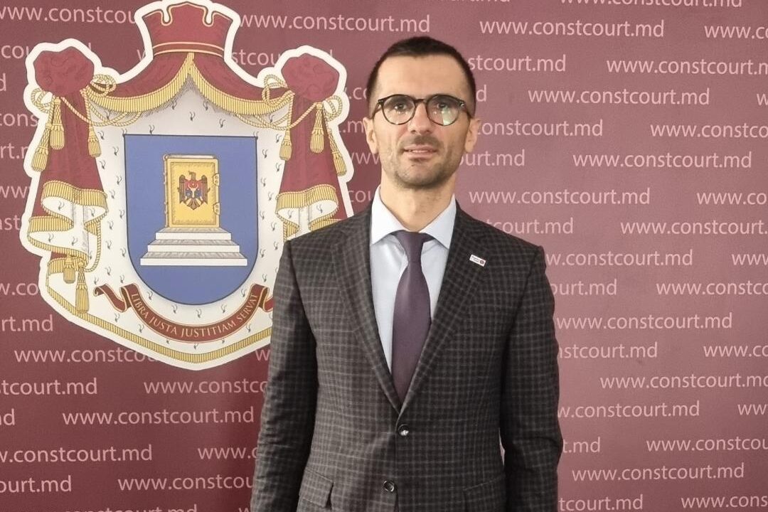 Câștig la Curtea Constituțională. Impedimentul legal de restituire a taxei de timbru – neconstituțional!